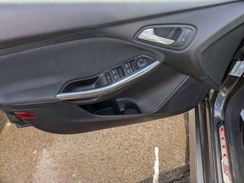 Used 2017 Ford Focus ST image 9