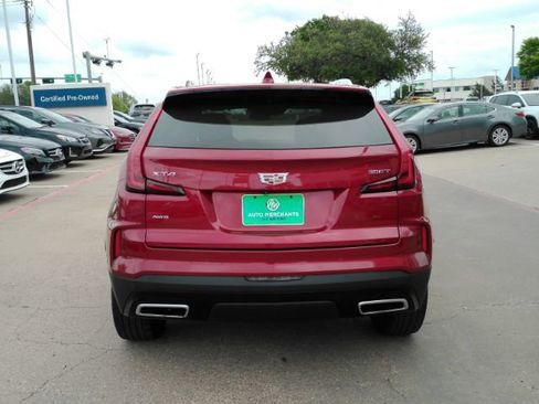 Used 2024 Cadillac XT4 Premium Luxury AWD/4WD image 7