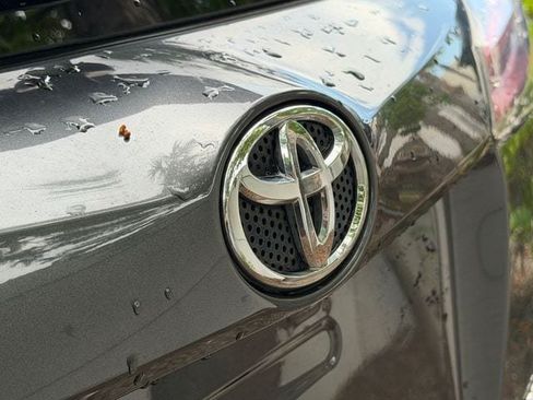 Used 2018 Toyota RAV4 XLE FWD image 9