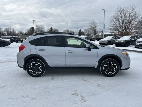 Used 2014 Subaru Crosstrek 2.0i Premium w/ Moonroof Package image 3