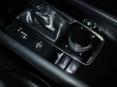 Used 2019 MAZDA MAZDA3 Hatchback FWD image 21