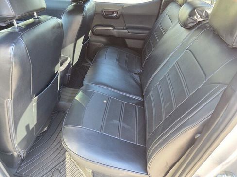 Used 2021 Toyota Tacoma TRD Sport image 13