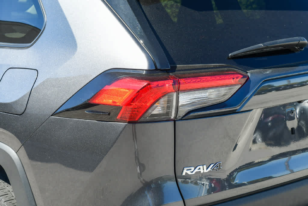 Certified 2024 Toyota RAV4 LE AWD/4WD image 6