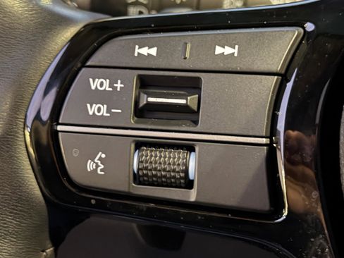 Used 2023 Honda Pilot Elite image 13