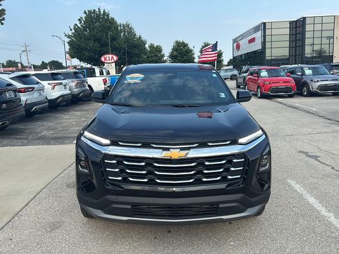 Used 2026 Chevrolet Equinox LT FWD image 2