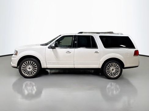 Used 2017 Lincoln Navigator L Reserve image 10