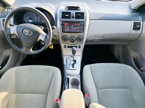 Used 2013 Toyota Corolla image 17