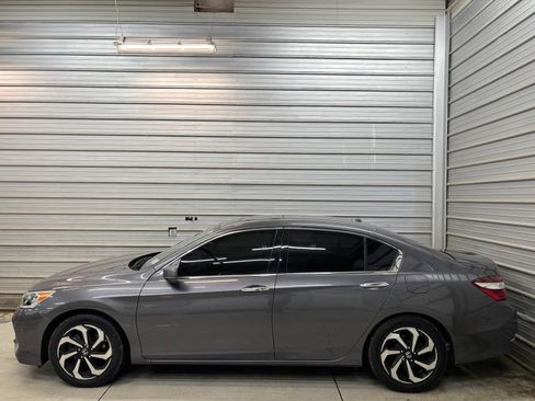Used 2017 Honda Accord EX-L image 6