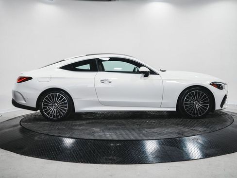 Used 2025 Mercedes-Benz CLE 300 4MATIC Coupe image 5