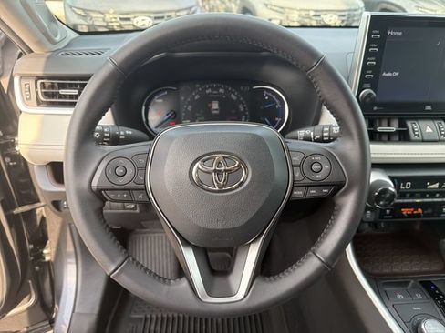 Used 2022 Toyota RAV4 Limited AWD/4WD image 24