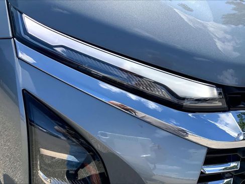 Used 2025 Chevrolet Equinox LT w/ Convenience Package II FWD image 28