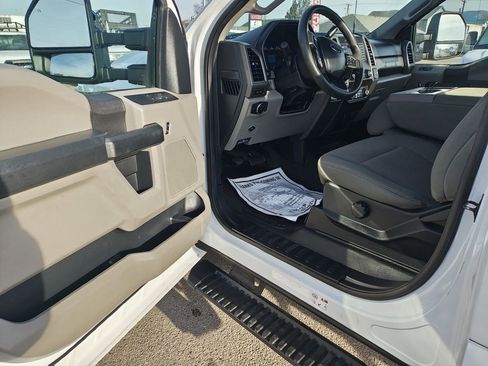 Used 2021 Ford F550 2WD Regular Cab Super Duty image 5