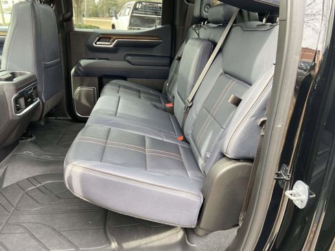 Used 2023 Chevrolet Silverado 1500 High Country w/ High Country Premium Package image 4