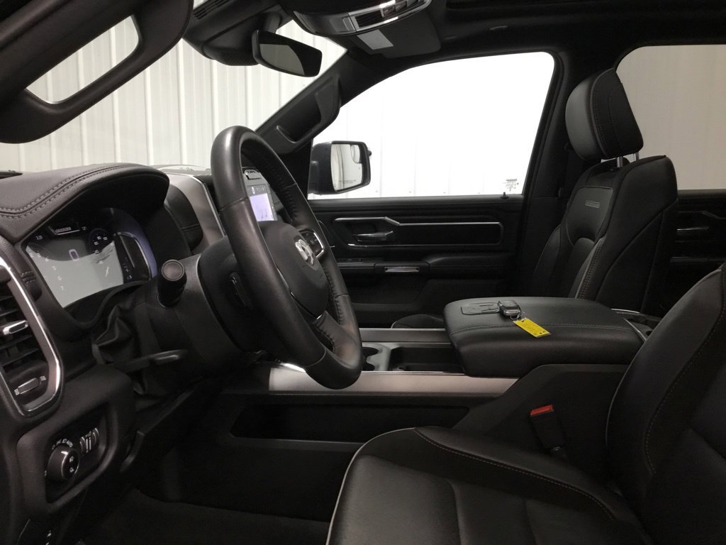 Used 2024 RAM 1500 Laramie AWD/4WD image 7