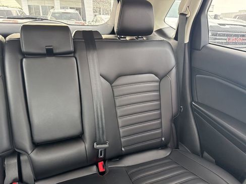 Used 2024 Ford Edge SEL image 16