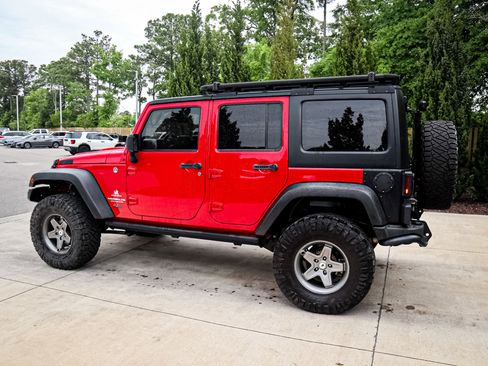 Used 2012 Jeep Wrangler Unlimited Sport AWD/4WD image 7