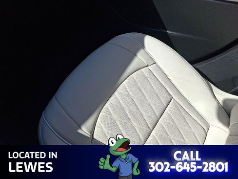 Used 2023 Buick Enclave Avenir w/ Avenir Technology Package image 40