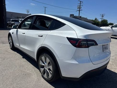 Used 2023 Tesla Model Y Long Range AWD/4WD image 7