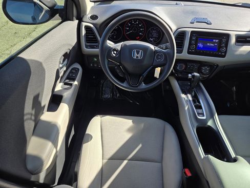 Used 2020 Honda HR-V LX image 11