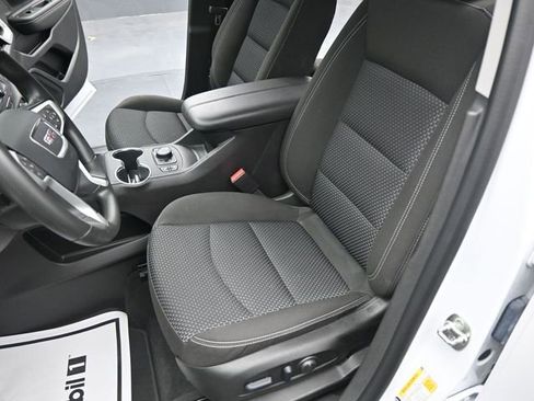 Used 2024 GMC Terrain SLE w/ Driver Convenience Package image 22