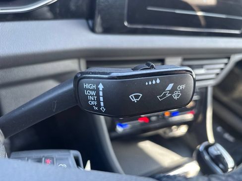 Used 2025 Volkswagen Jetta Sport FWD image 19