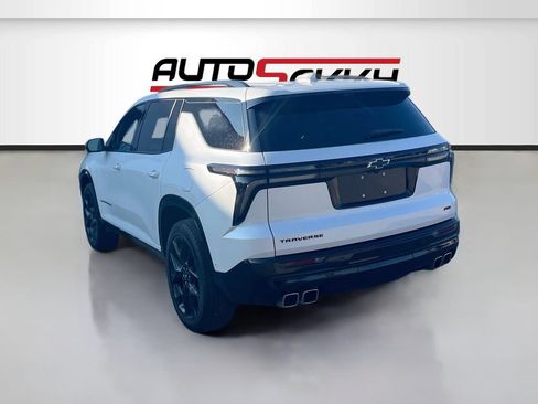Used 2025 Chevrolet Traverse RS FWD image 5