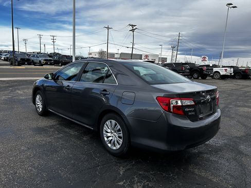 Used 2014 Toyota Camry L image 3