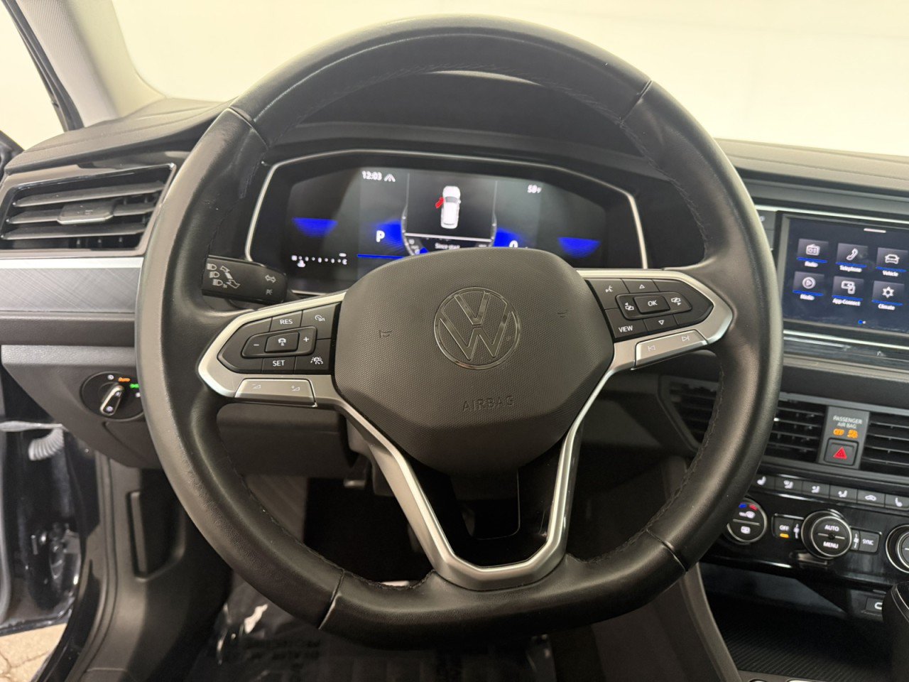 Used 2024 Volkswagen Jetta SE FWD image 20