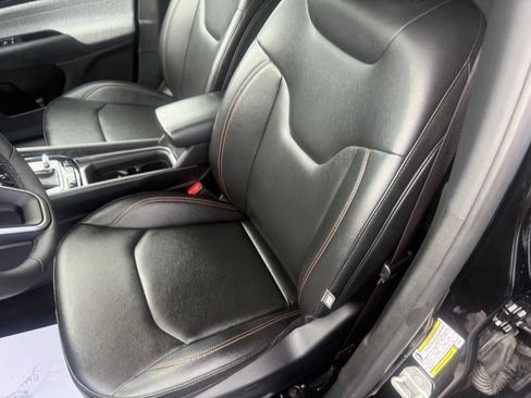 Certified 2024 Jeep Compass Latitude AWD/4WD image 15