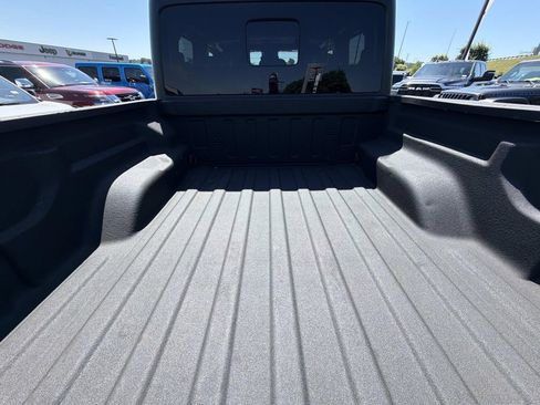 Used 2024 Jeep Gladiator Mojave w/ Technology Group AWD/4WD image 13