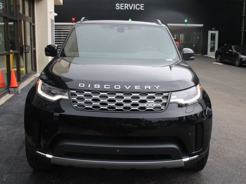 Certified 2025 Land Rover Discovery S image 2