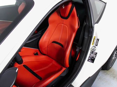 Certified 2022 Ferrari Roma image 40