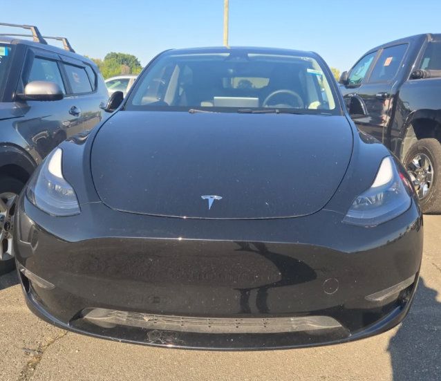 Used 2024 Tesla Model Y Long Range AWD/4WD image 12