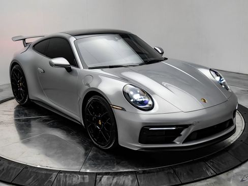 Used 2024 Porsche 911 Carrera GTS RWD image 27