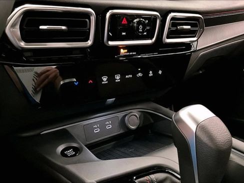 New 2026 Nissan Sentra SR w/ Floor Mat Package FWD image 28