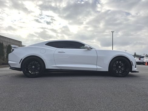Used 2019 Chevrolet Camaro ZL1 image 11