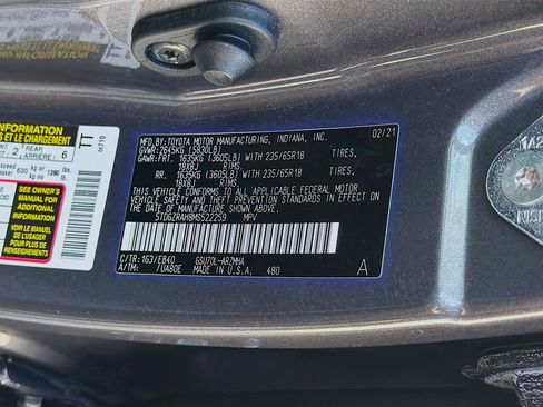 Used 2021 Toyota Highlander XLE FWD image 40