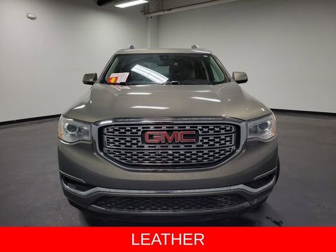 Used 2019 GMC Acadia Denali image 2