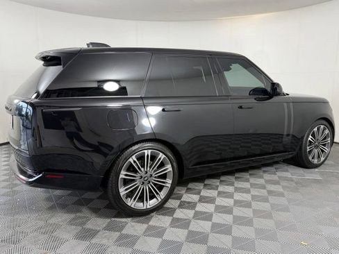 Used 2024 Land Rover Range Rover SE AWD/4WD image 7