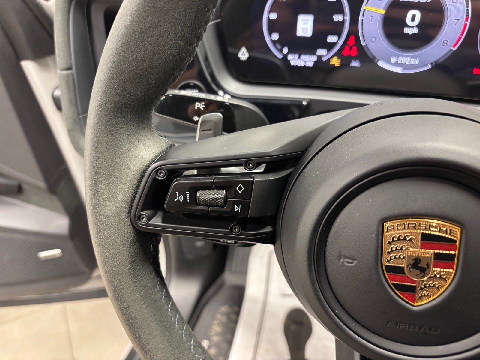 Used 2024 Porsche Cayenne Turbo GT AWD/4WD image 19
