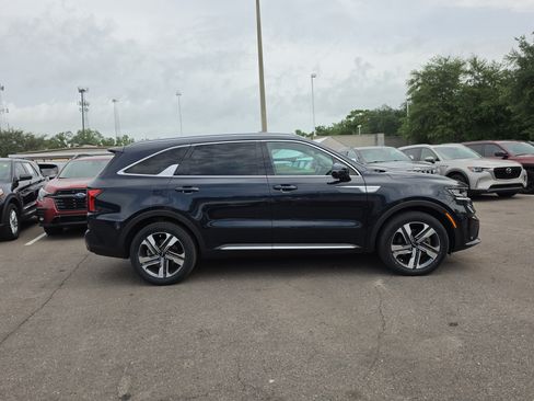 Certified 2023 Kia Sorento EX AWD/4WD image 9