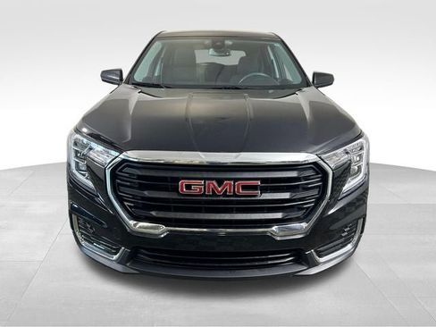 Used 2024 GMC Terrain SLE FWD image 8