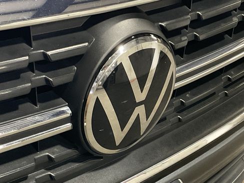 Used 2024 Volkswagen Jetta SE FWD image 6