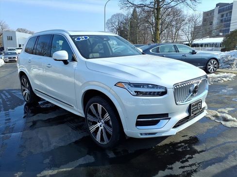 Certified 2025 Volvo XC90 B6 Plus image 1