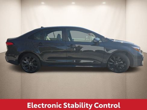 Used 2026 Toyota Corolla SE image 9