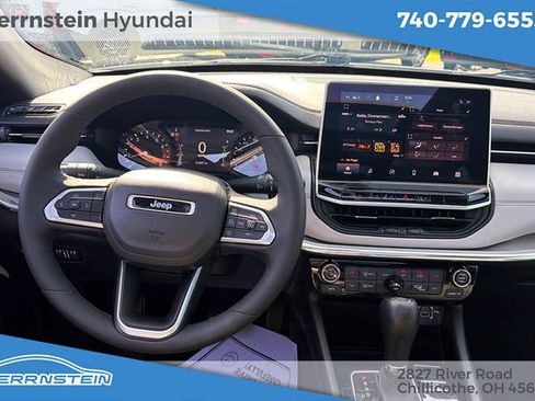 Used 2023 Jeep Compass Limited w/ Sun and Sound Group AWD/4WD image 6