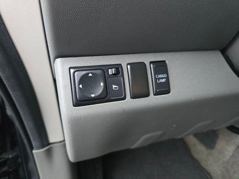 Used 2012 Nissan Frontier SV image 27
