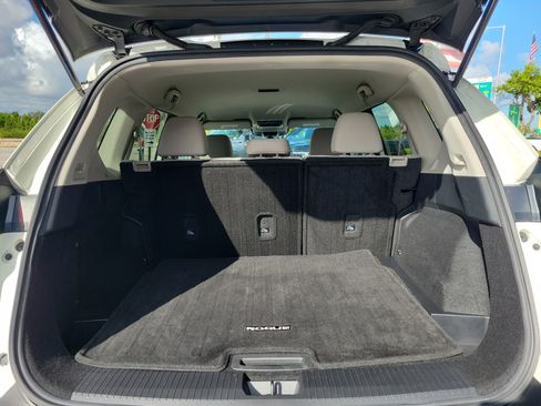 Used 2021 Nissan Rogue SV image 16