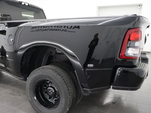 Used 2024 RAM 3500 Big Horn w/ Night Edition AWD/4WD image 31