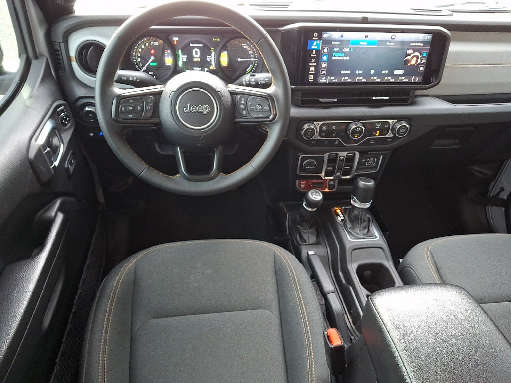 Used 2024 Jeep Wrangler Unlimited AWD/4WD image 12